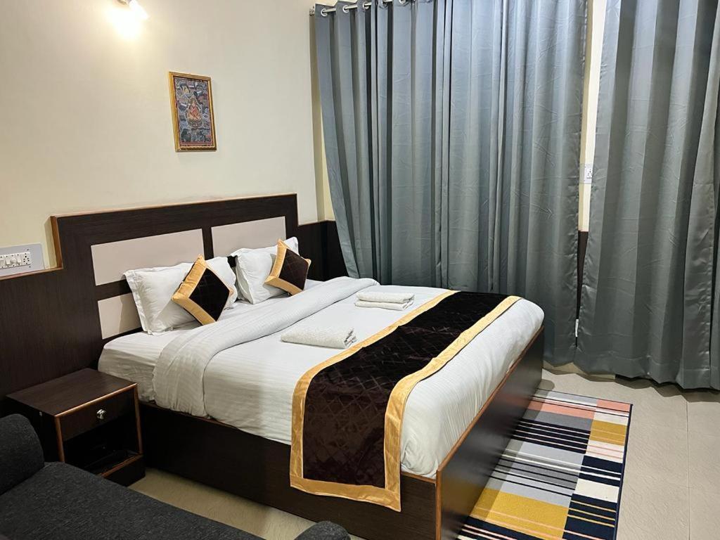 Sky Pie Hotel Dharamshala Extérieur photo