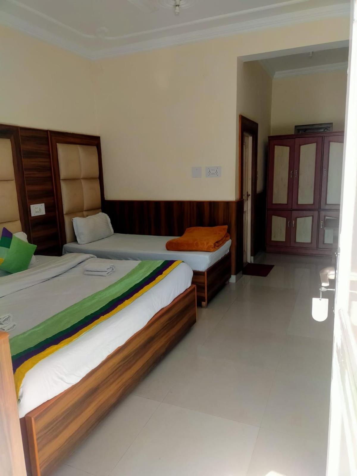 Sky Pie Hotel Dharamshala Extérieur photo